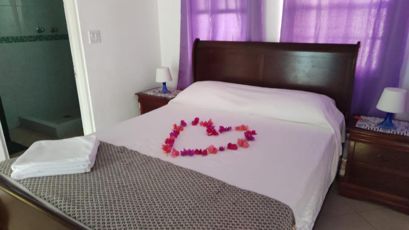 Holiday Home Belvedere Dickenson Bay Room photo
